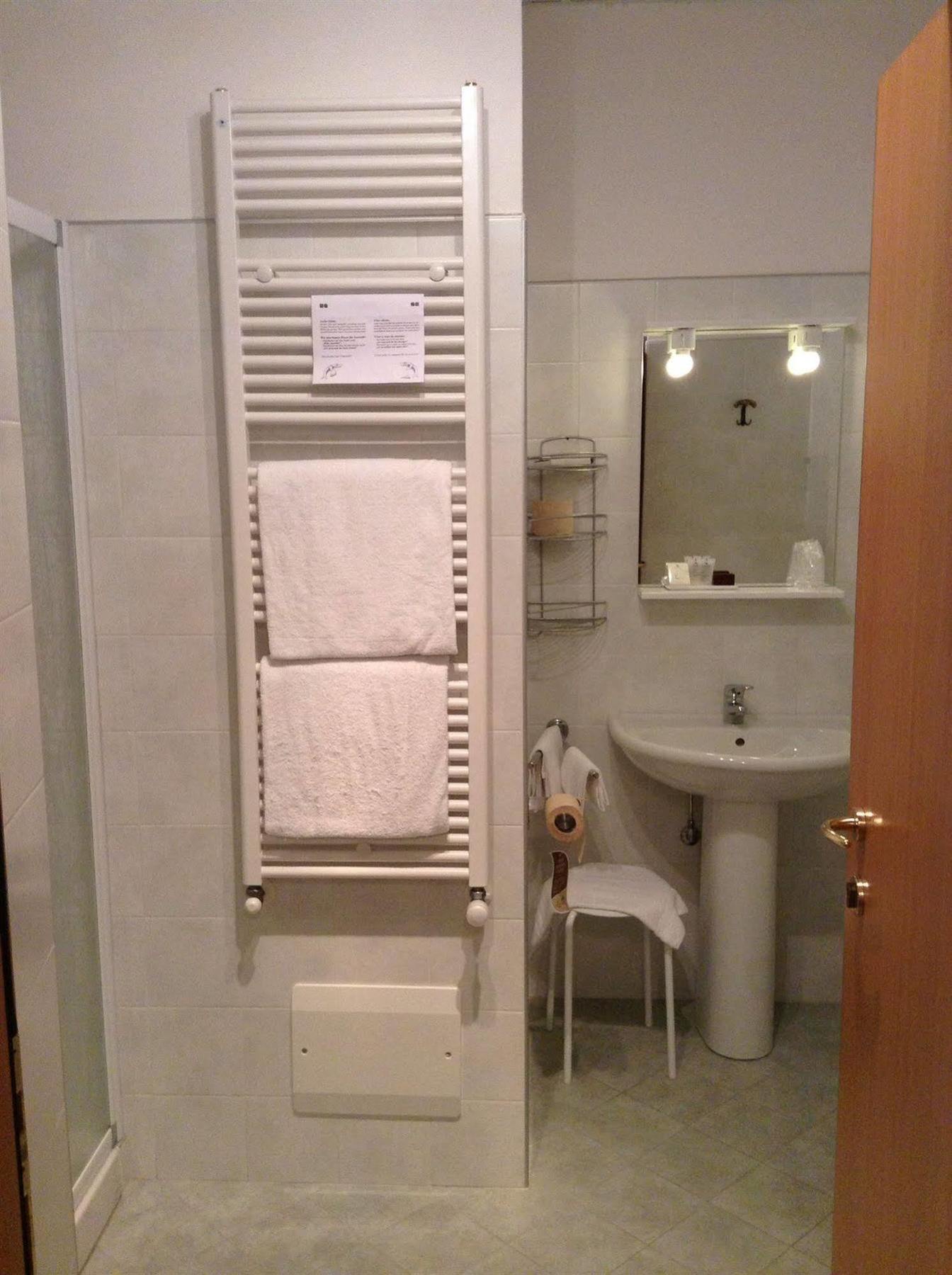 Hotel Eden บาเวโน ภายนอก รูปภาพ