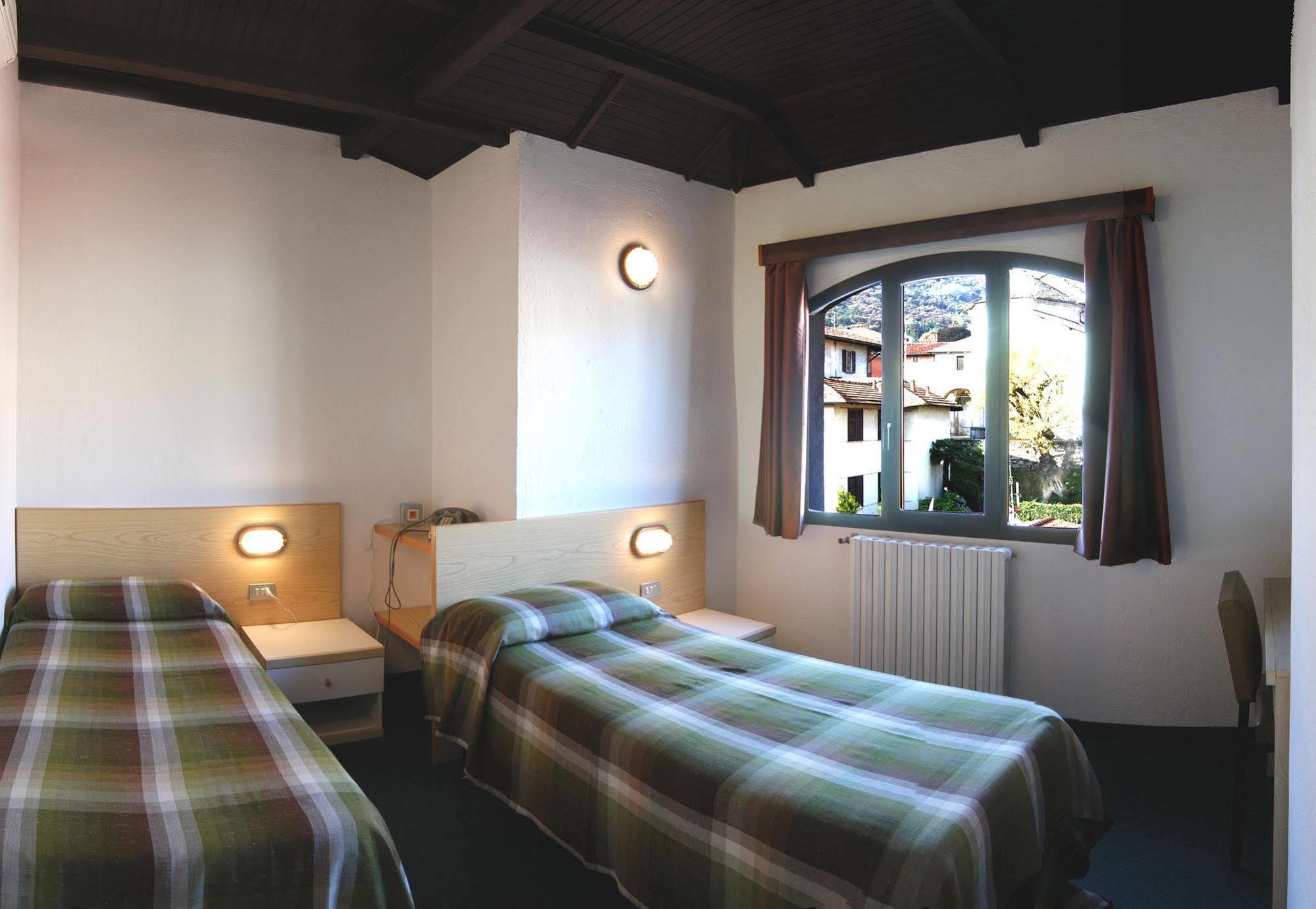 Hotel Eden บาเวโน ภายนอก รูปภาพ